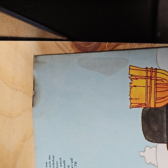 Sesame Street paper doll Golden book - Picture 3 of 14